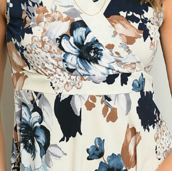 2 LEFT Floral faux wrap surplice sleeveless top - Picture 6 of 8